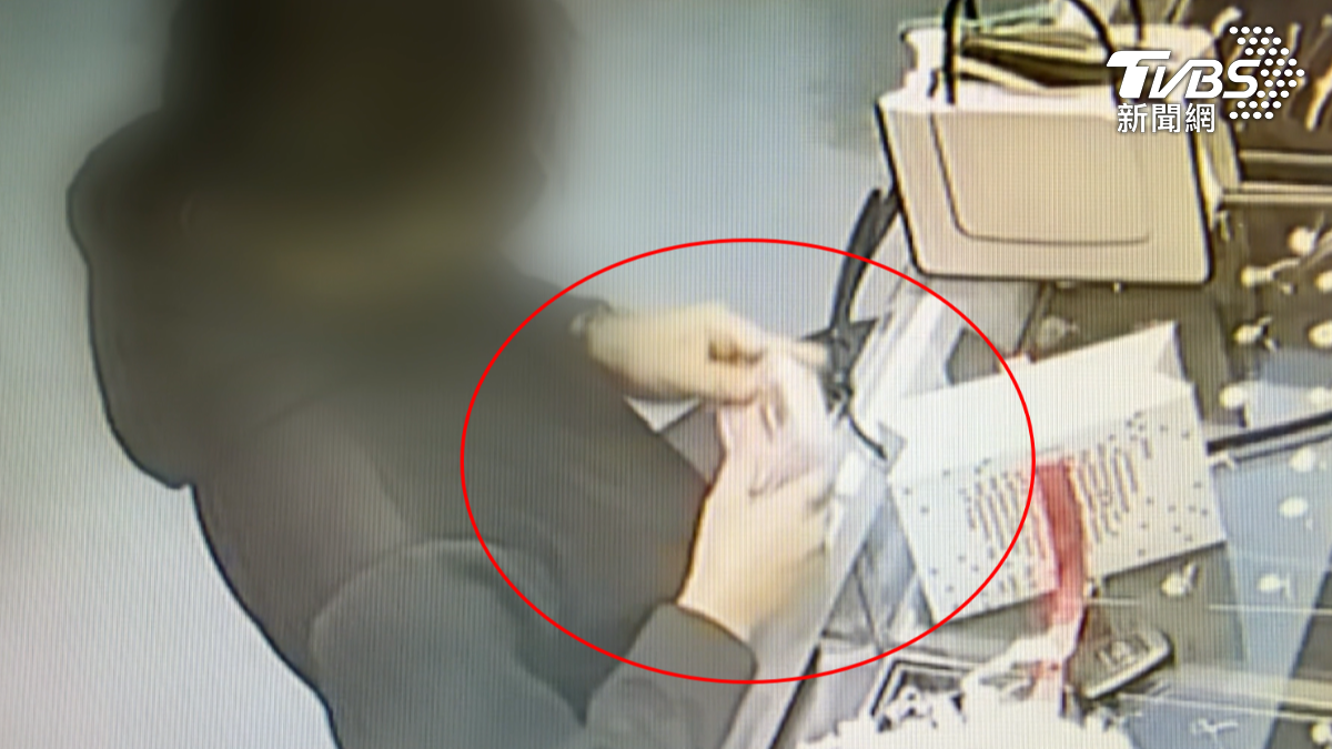偷金大盜!女賣6萬金手鍊 面交遭20秒光速掏空