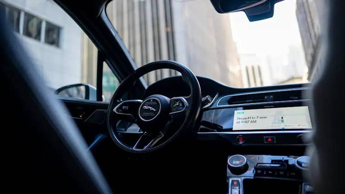 Waymo大部分無人計程車以Jaguar I-Pace進行改裝。（圖／Waymo）