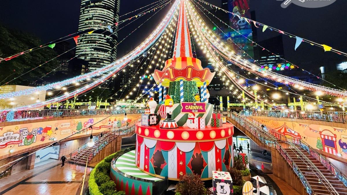 以「歡樂馬戲棚」為主題的聖誕樹主視覺，每整點、半點1次會有5分鐘動態展演。（圖／食尚玩家提供）