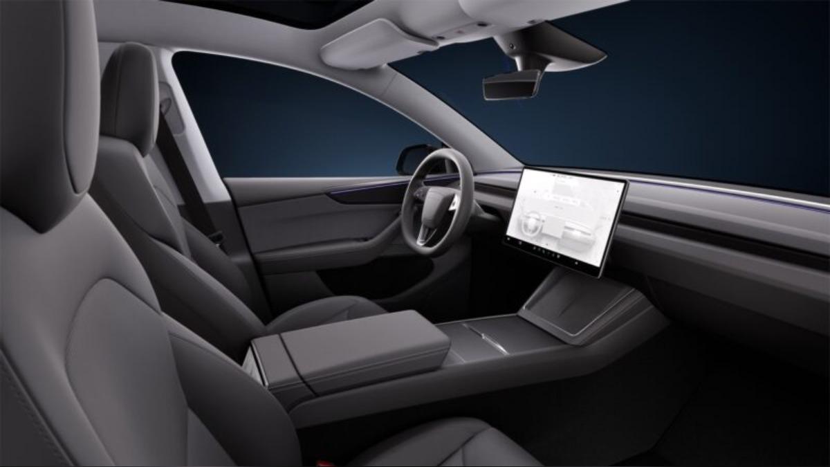 Model Y長續航後輪驅動版的座艙配置跟其他車型無異。(圖/Tesla提供)