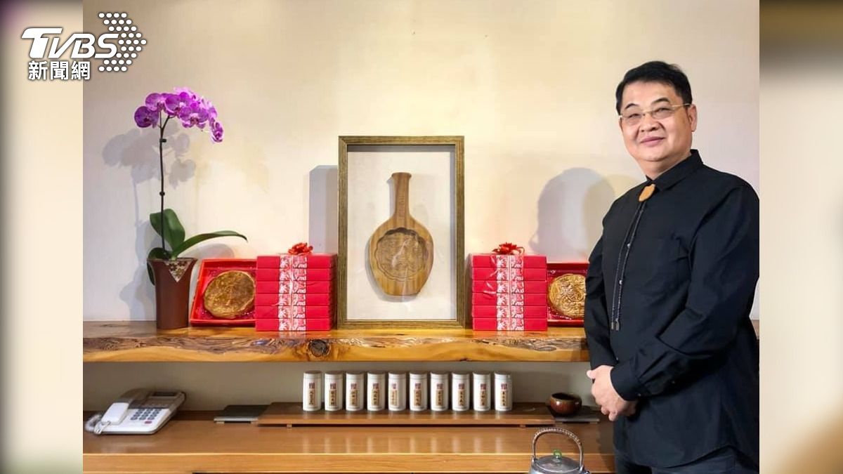 林志玲喜餅模的木雕大師,為下營太子宮刻「卯兔星君」 600萬神像遭竊。(圖/TVBS)