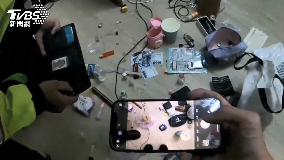 女毒販藏毒心虛,遇上糾紛不願意讓警方進屋,最後還是遭逮。 (圖/TVBS)