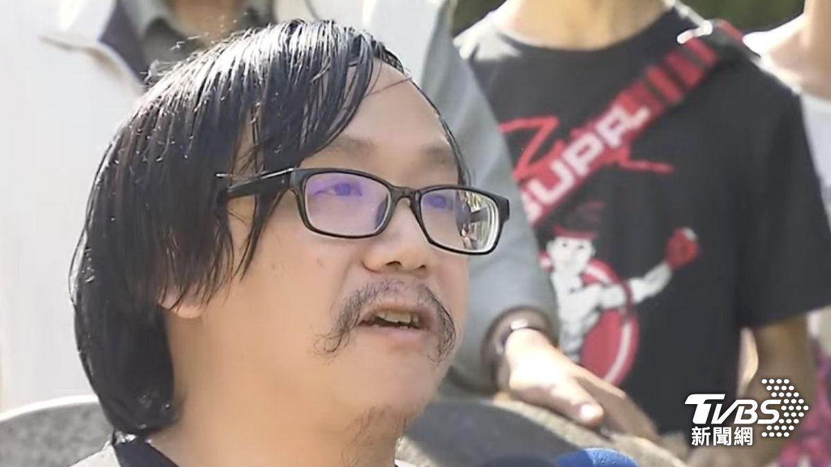 民眾表示如果真的發雞排,就免費邀請到他兒子的告別式圓滿桌,另外加發25份雞排、啤酒。(示意圖/TVBS)