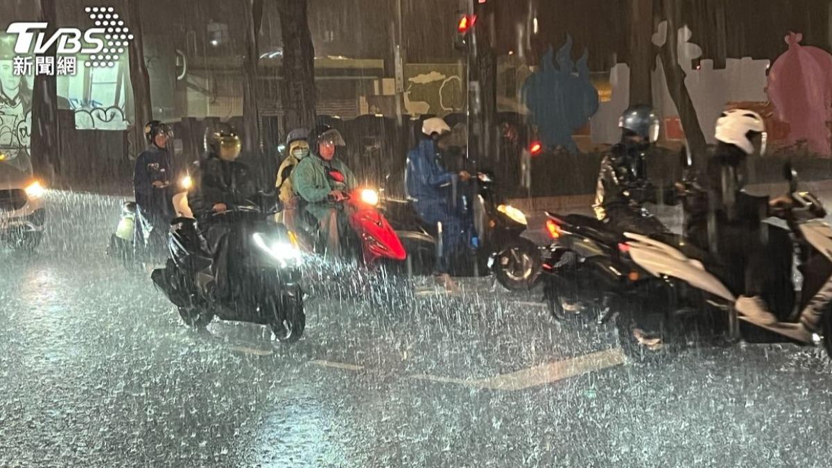 強降雨要來了!最新「梅雨季雨量預估曝」氣象署籲快做2事
