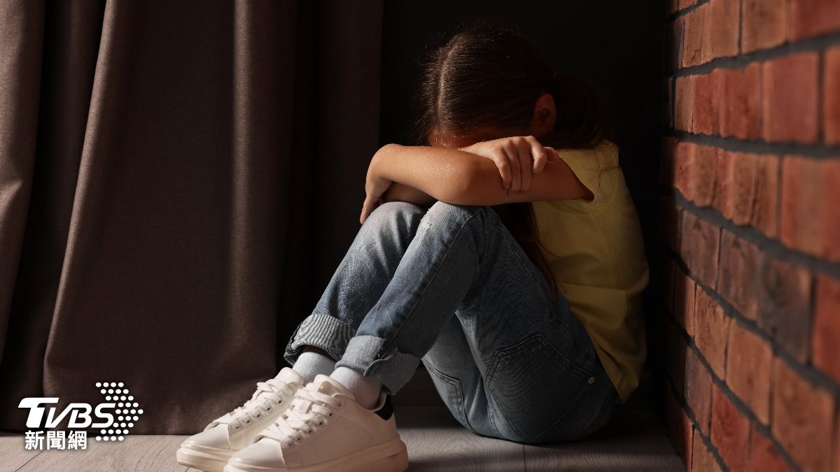 印女童遭師體罰慘死　做100下仰臥起坐痛喊「背動不了」