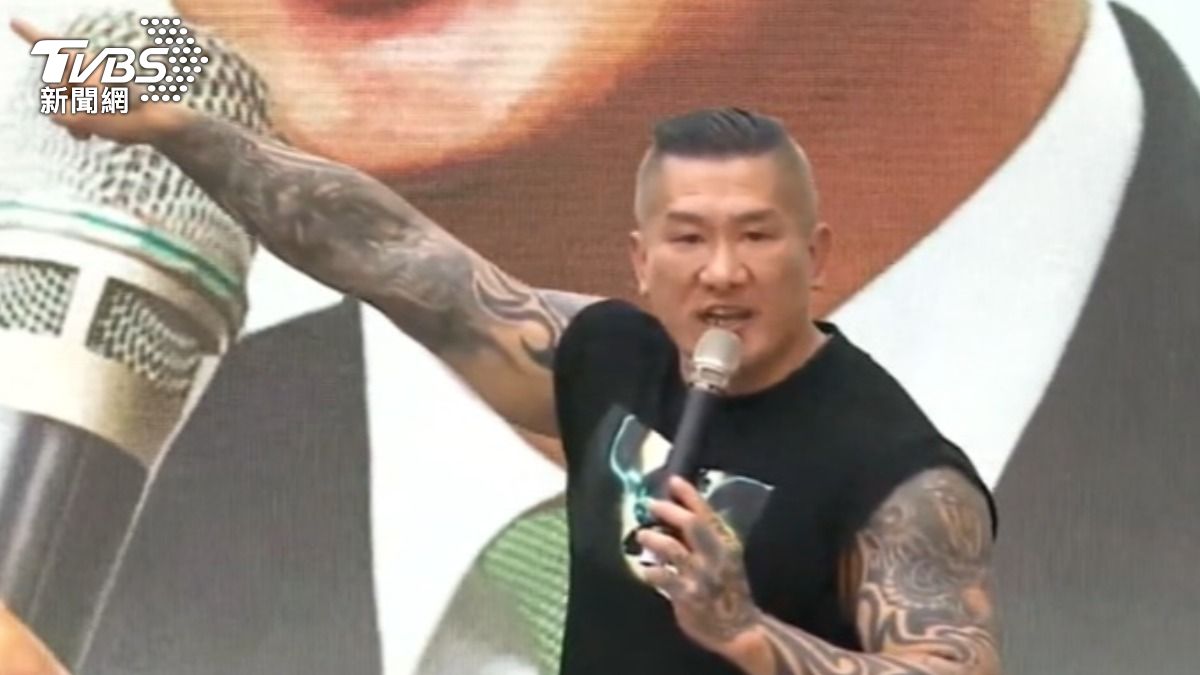 館長陷入爭議,黃國昌說,因私人生意引發的糾紛,外人不方便評論。(圖/TVBS)