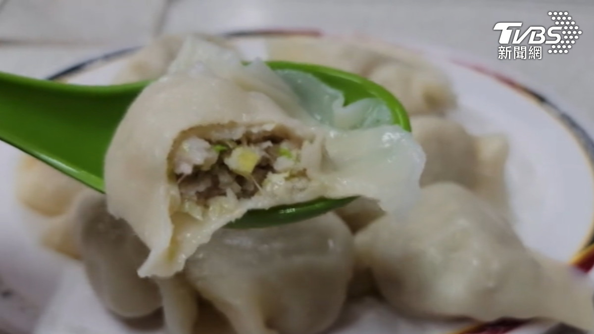 豬肉、麵粉、原物料成本上漲,冷凍水餃業者說會換食材替代。(圖/TVBS)