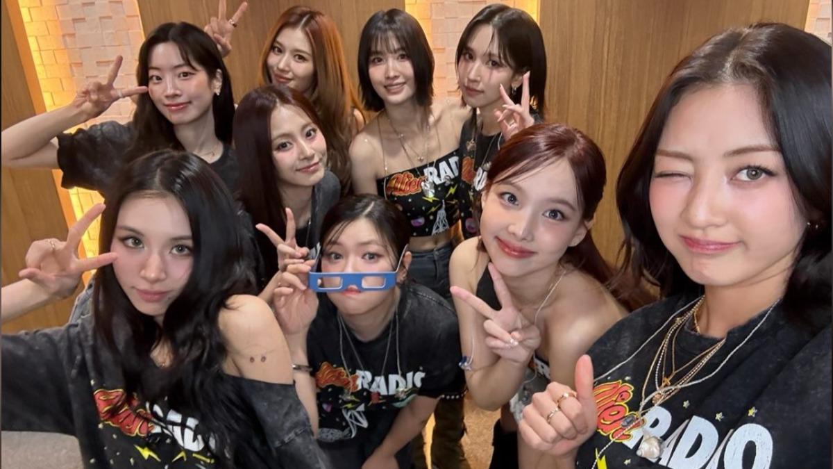 TWICE來台倒數！高雄掀起「藍色狂潮」ㅤ粉絲淚喊︰歡迎子瑜回家