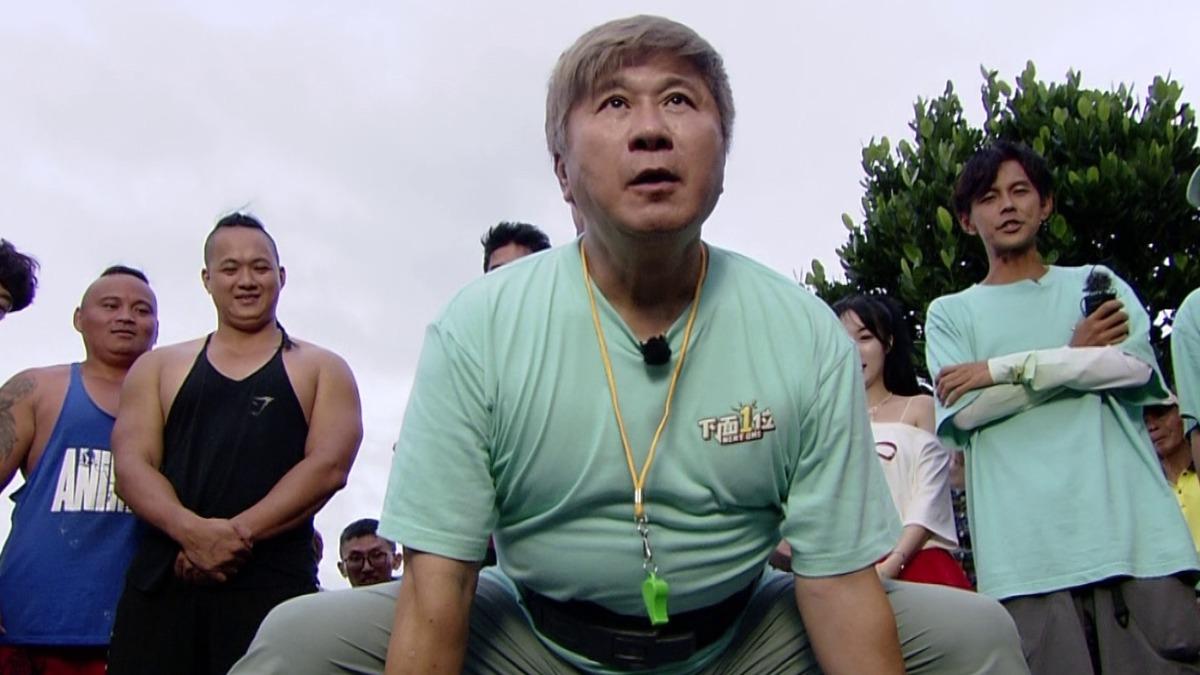 胡瓜玩遊戲超拚命。（圖／民視提供）