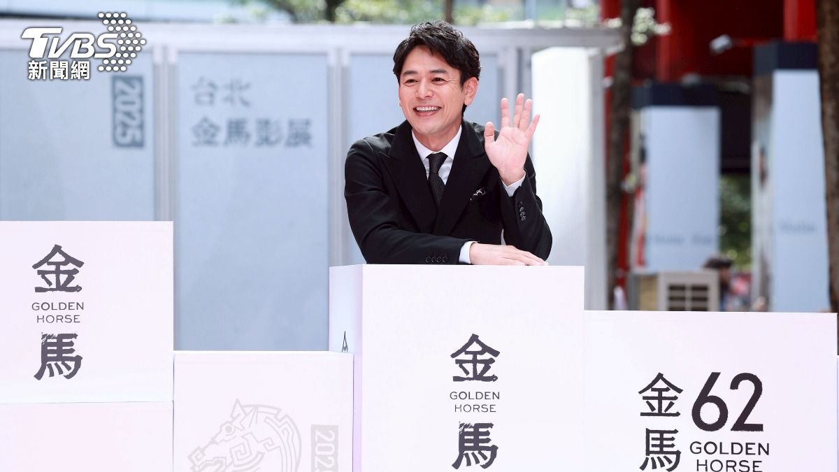 妻夫木聰與現場影迷打招呼。(圖/趙世平攝)