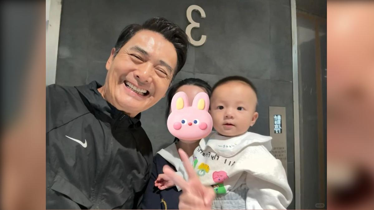 「野生捕獲發哥」成為許多遊客的另類行程。（圖／翻攝自小紅書）