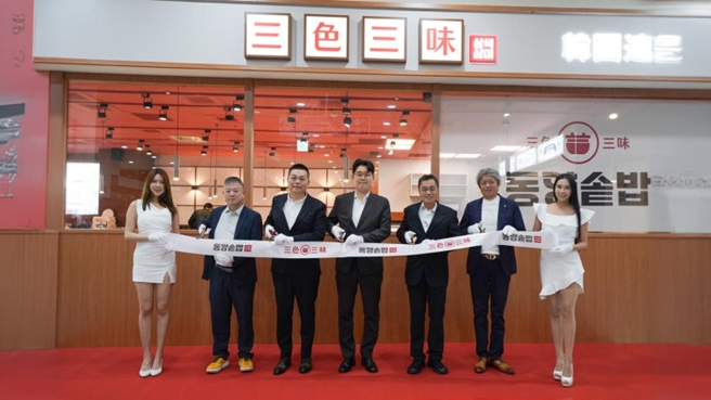 三色三味登陸家樂福！韓國李旼奎與台灣潘字孺攜手剪綵宣告全面拓展台灣市場