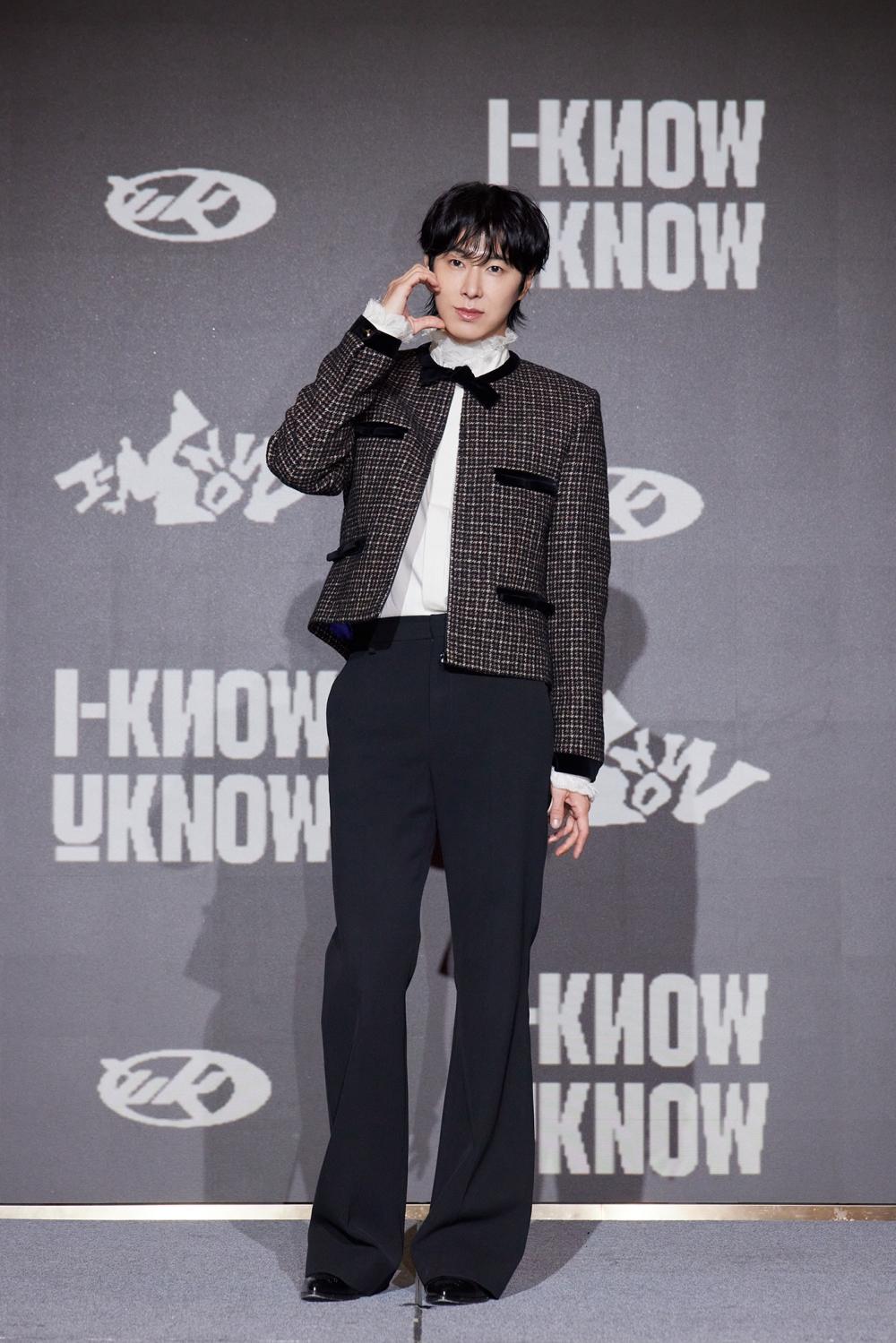 允浩感嘆這張專輯猶如花費了他20年的時間，意義非凡。（圖／SM Entertainment提供）