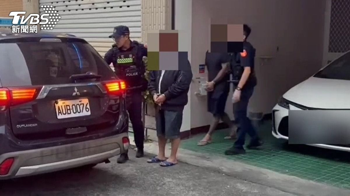 兩名男子被依毒品罪逮捕。(圖/TVBS)