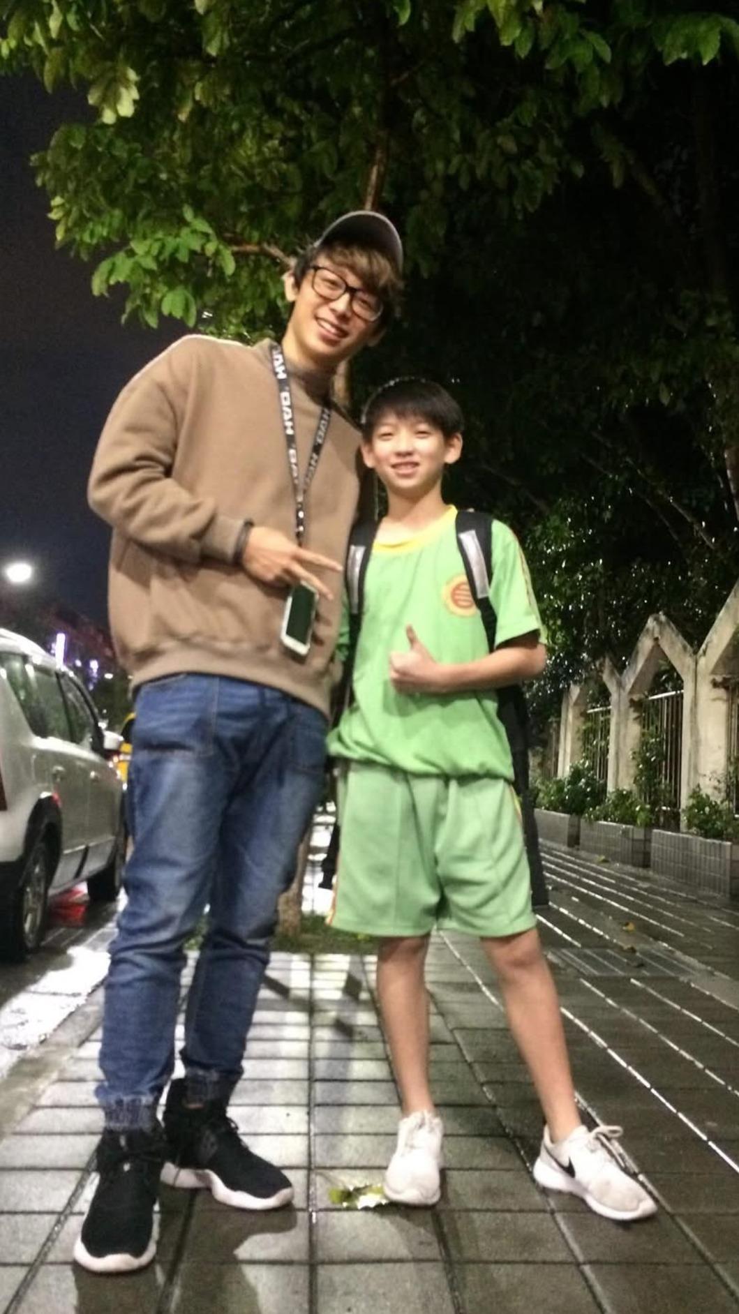 少安10歲就加入反骨男孩。(圖/翻攝自IG)