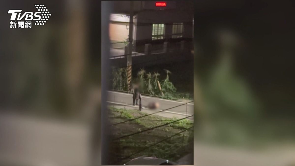酒後失控！虎尾男大街狠踹亡兄女友。(圖／TVBS)