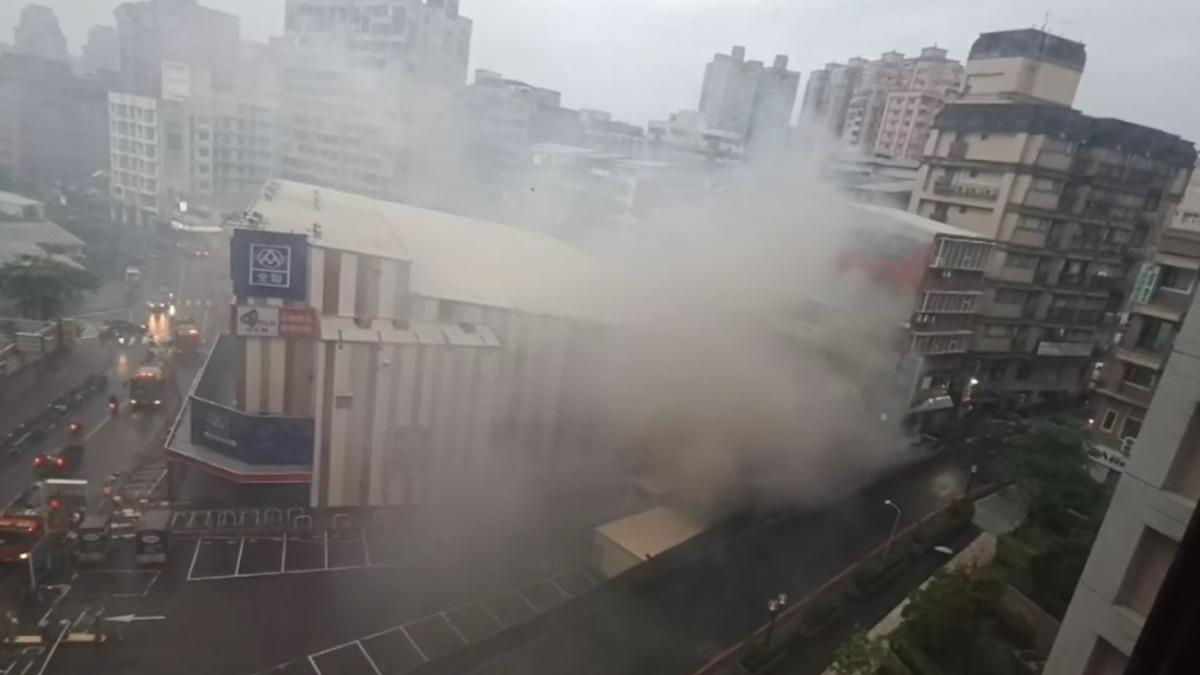 快訊/淡水鐵皮屋火災「煙霧狂竄」 住戶被嗆醒急逃生
