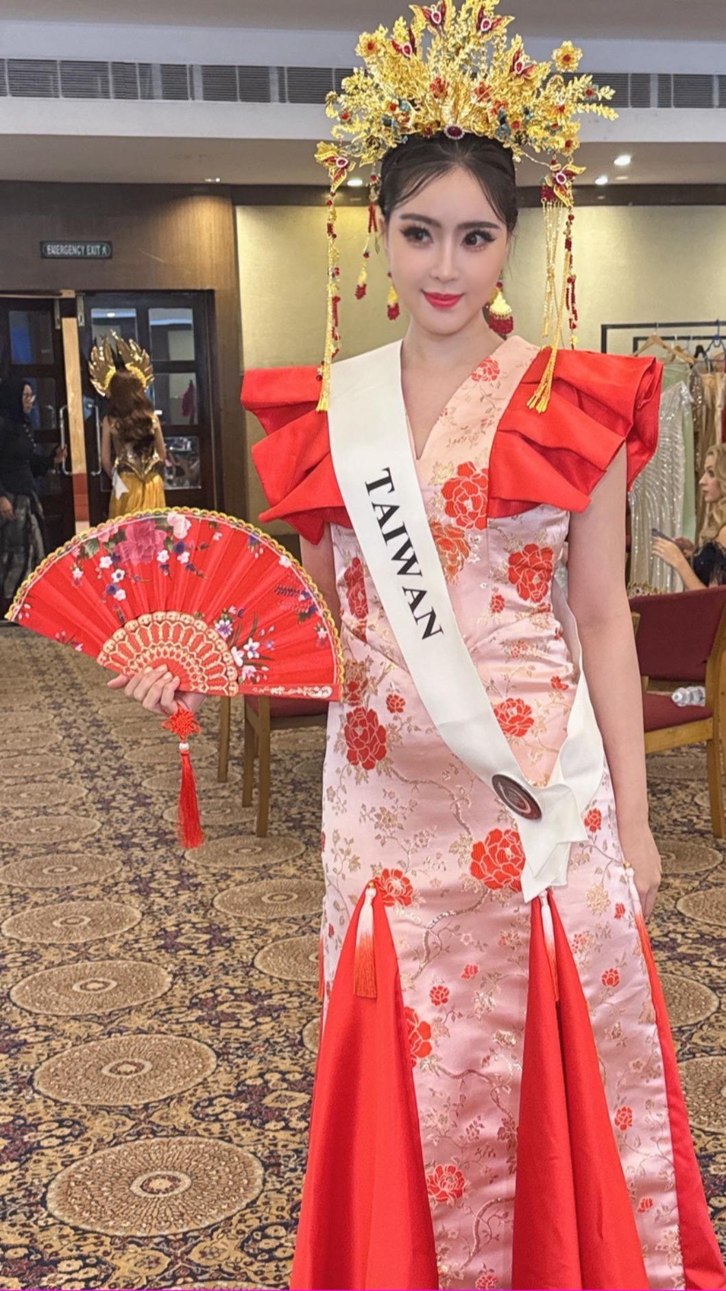 國服《鳳凰與梅花：東方之光》展現台灣文化。（圖／鄭珊汶提供）