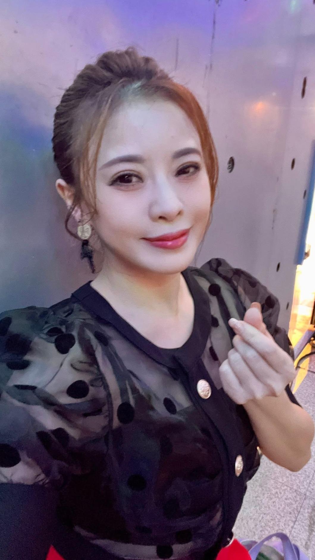 戴梅君遭前男友正宮抓姦。(圖/翻攝自臉書)
