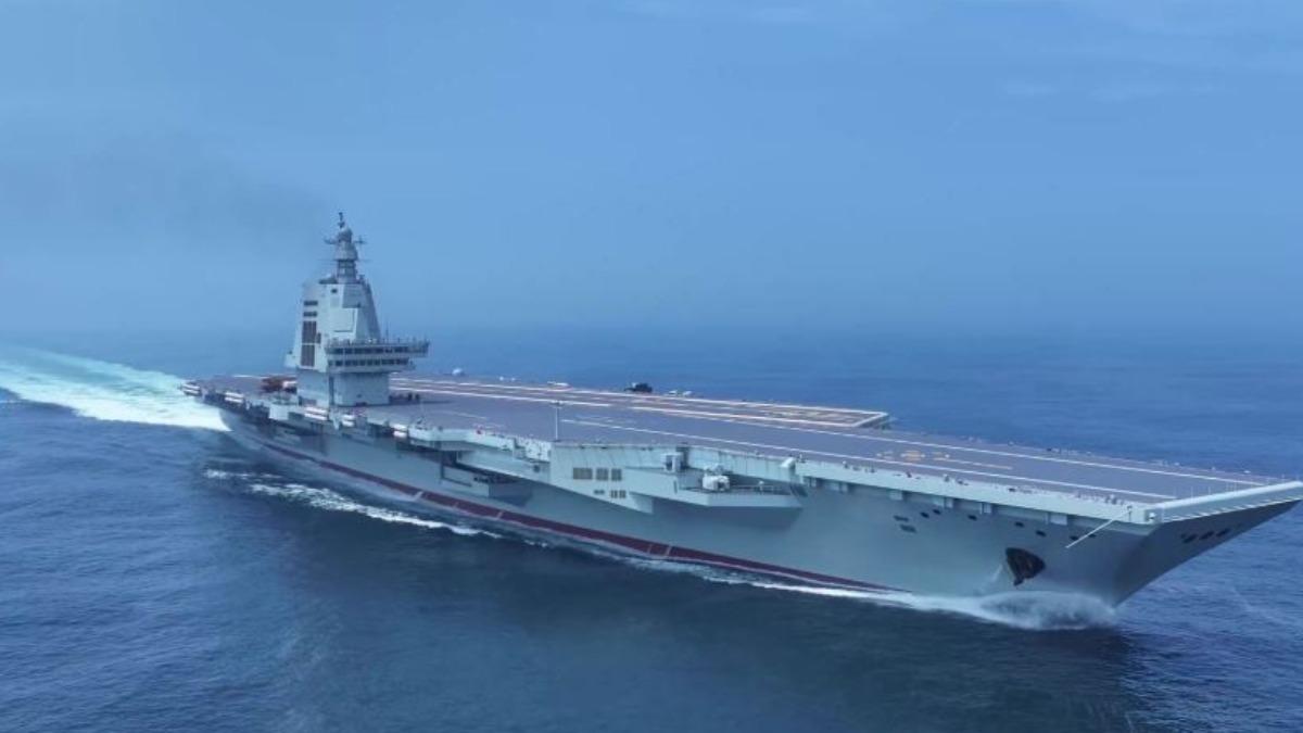 電磁彈射多型戰機，福建艦完成首次海上實兵訓練。（圖／央視）