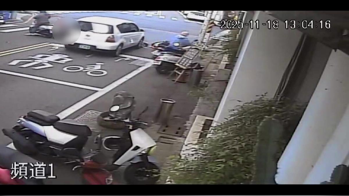 「連撞3車」輾女會計奪命 警查獲肇事車 遭棄置偏僻道路。(圖/民眾提供)