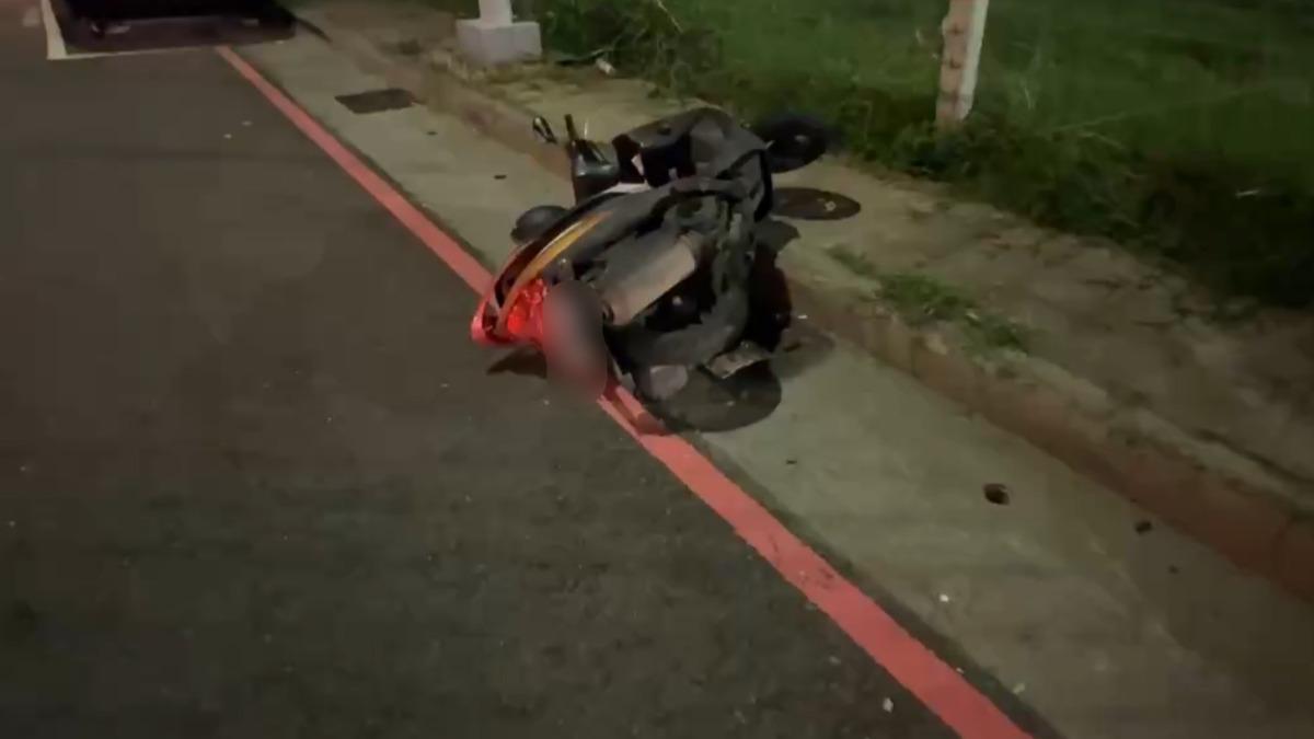 高雄2機車相撞噴飛!男騎士手臂見血 女騎士酒駕上銬逮捕