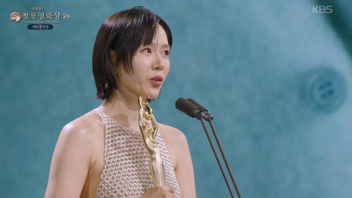 孫藝真把得獎的喜悅分享給她生命中最愛的玄彬跟兒子。(圖/翻攝自KBS Entertain YouTube)