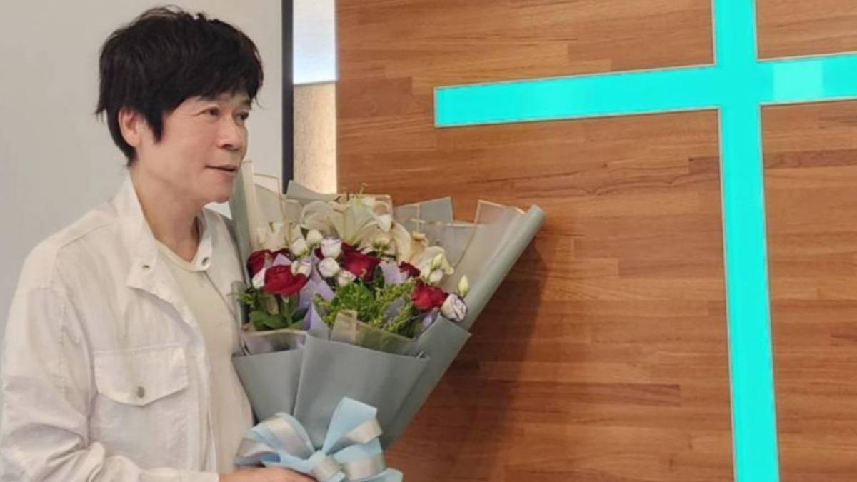 洪榮宏術後恢復良好,氣色也不錯。(圖/翻攝自洪榮宏臉書)