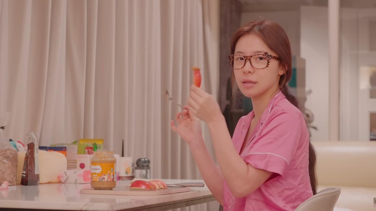 李多慧分享獨家早餐配方。（圖／翻攝自이다혜 李多慧 yt）