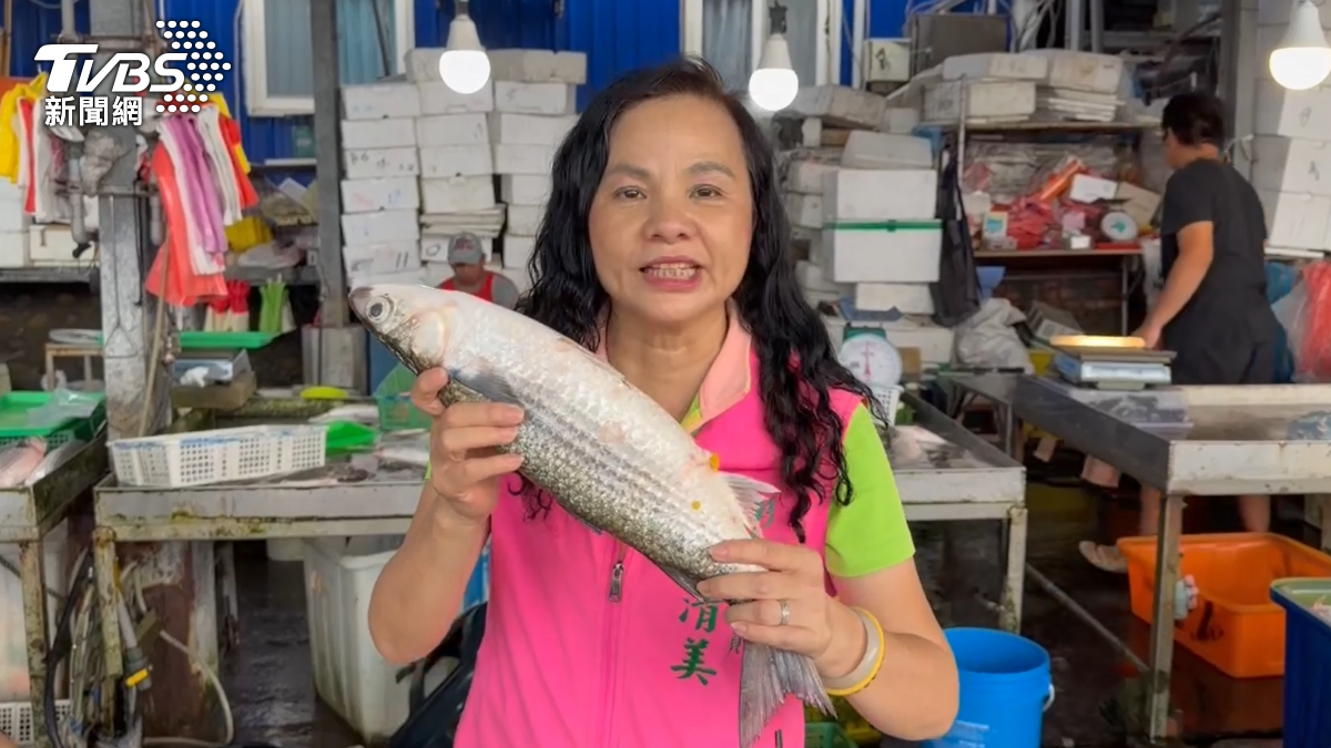 彰化縣議員賴清美買烏魚。(圖/TVBS)