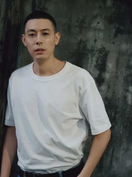 陳向熙留寸頭現身。(圖/翻攝自陳向熙IG)