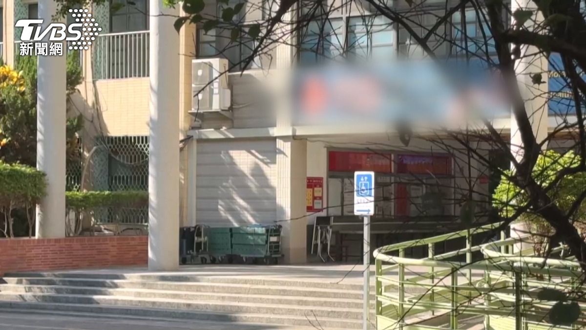 學生遭直播上萬人看!校長暴怒,網紅辯:被惡意檢舉。(圖/TVBS)