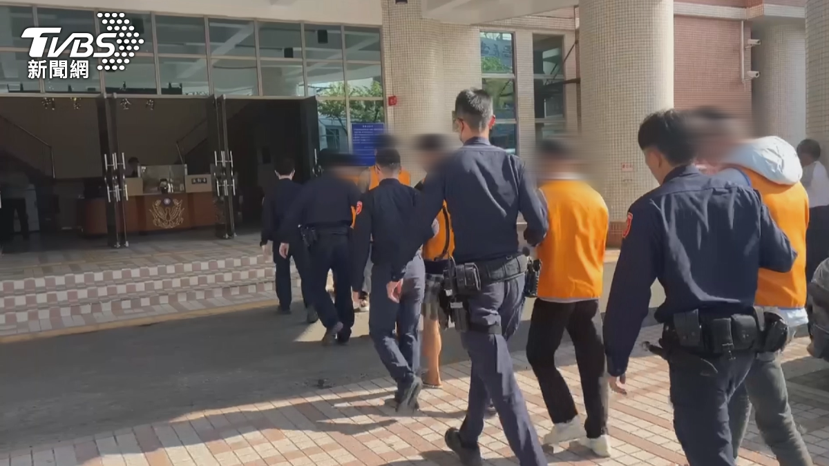 嘉義發生的KTV鬥毆衝突,涉案人依刑法聚眾鬥毆、妨害秩序等罪嫌移送。(圖/TVBS)