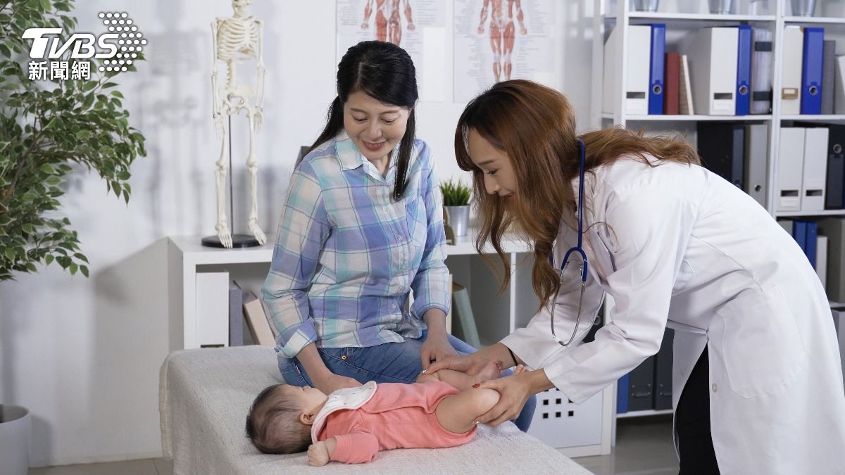 髖關節痛未必退化!醫揭「嬰兒期發育不良」釀禍:2招檢查一次看