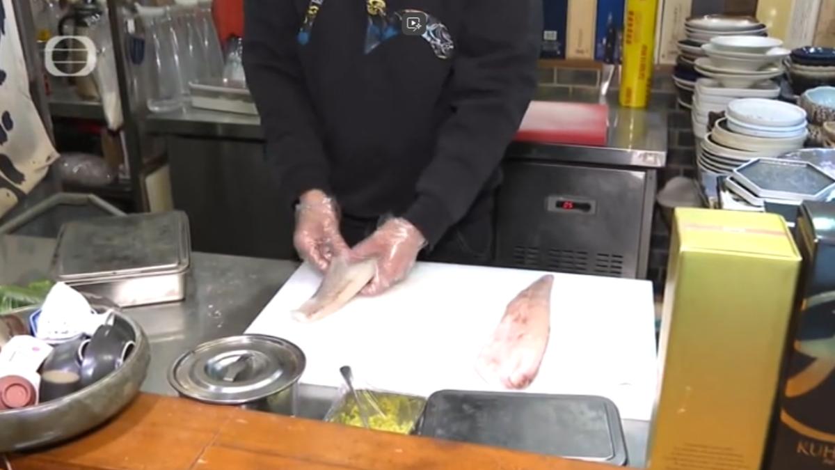 廣州的日本料理店,廚師們不敢再使用日本食材。(圖/TVB)