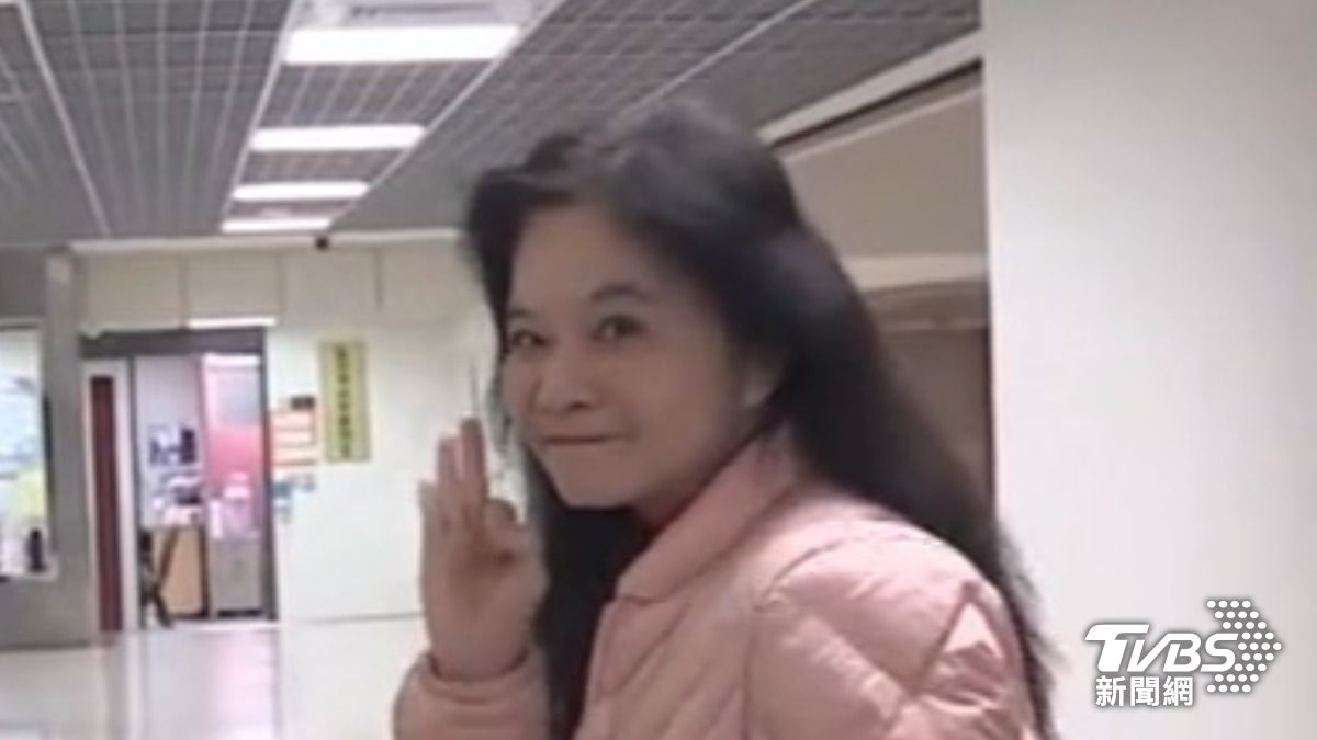 應曉薇比ＯＫ（圖／TVBS資料畫面）