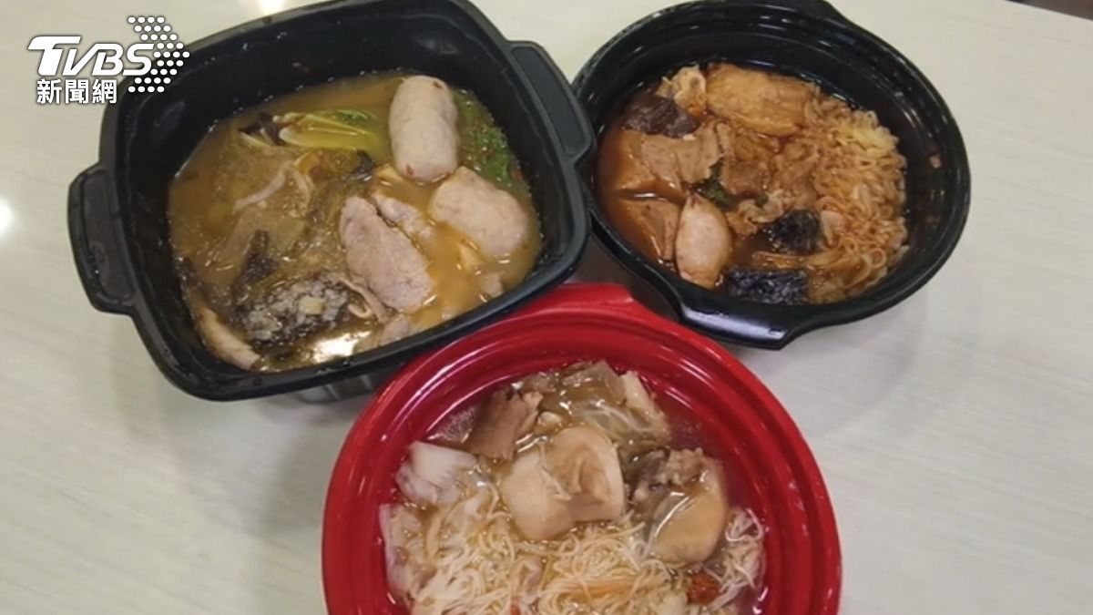 超商推出多款迷你個人火鍋。(圖/TVBS)