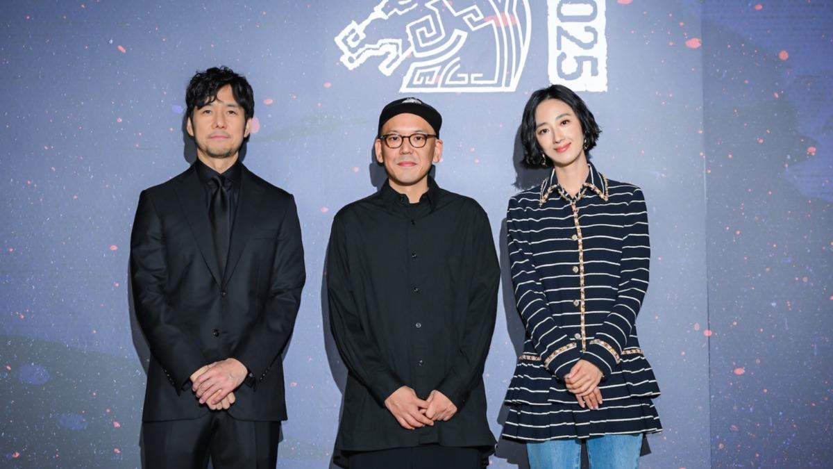 西島秀俊（左起）、導演真利子哲也與桂綸鎂以新片《最親愛的陌生人》來台。（圖／金馬執委會提供）