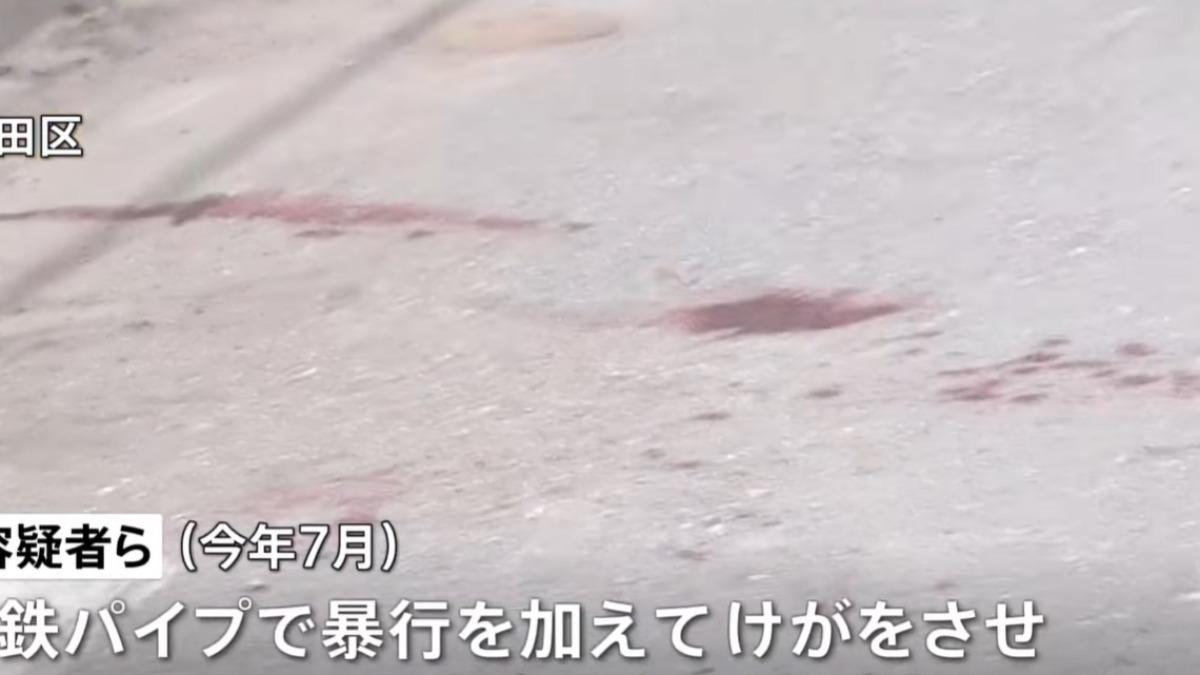 受害的 2 名台灣籍男子受傷嚴重,血濺街頭。(圖/翻攝 TBS News)