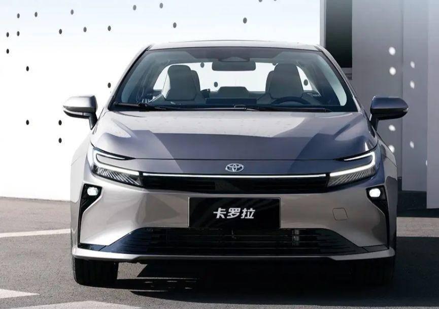 新款Corolla採用豐田最新家族設計語彙,車頭換上「錘頭鯊」造型。(圖/翻攝自TOYOTA官網)