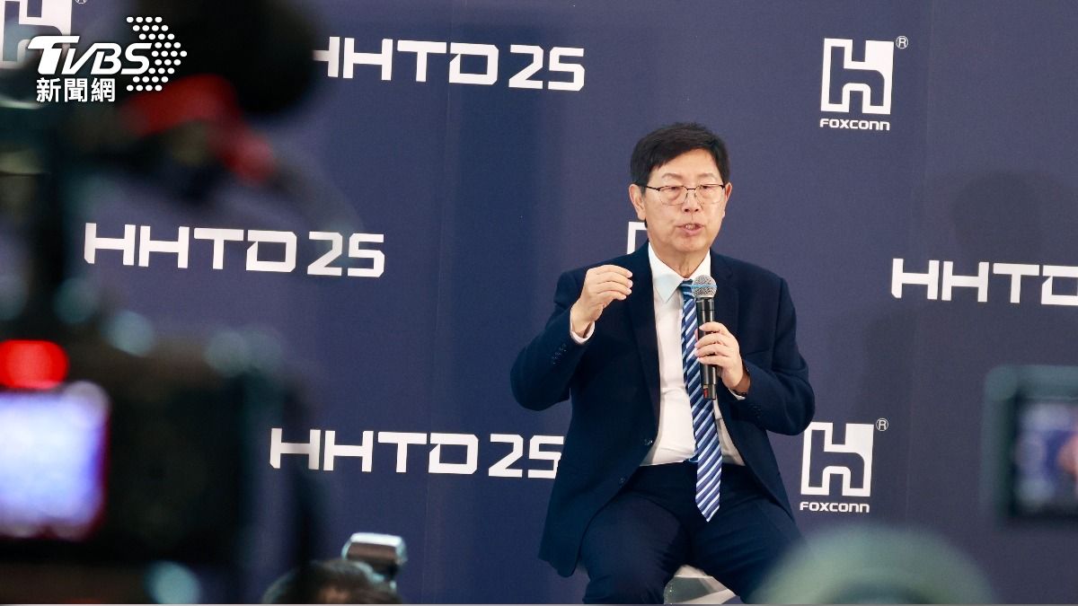 鴻海董事長劉揚偉透露,與OpenAI的合作在一個月內就簽了MOU,速度非常快。(圖/潘建樺攝)