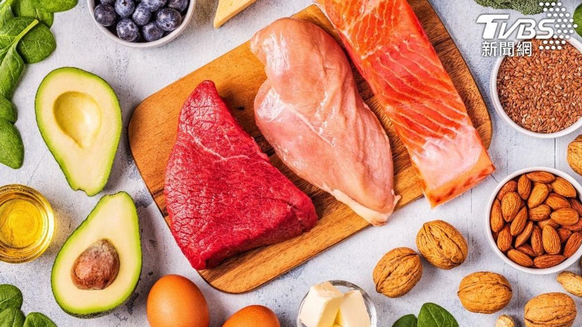 搭配「高纖＋高蛋白」為主的飲食瘦身效果更好。（示意圖／shutterstock達志影像）