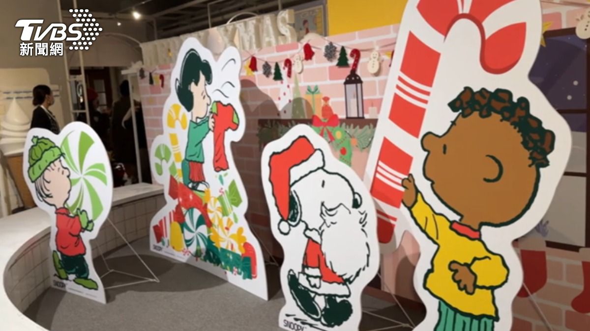 史努比聖誕派對快閃輕食店在22日登場。(圖/TVBS)