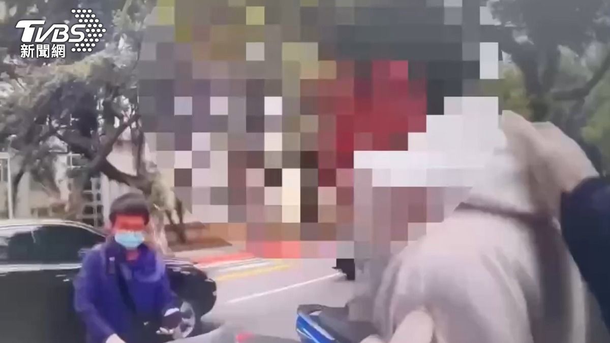 警使用「毒品唾液快篩」查獲毒駕男子。(圖/TVBS)