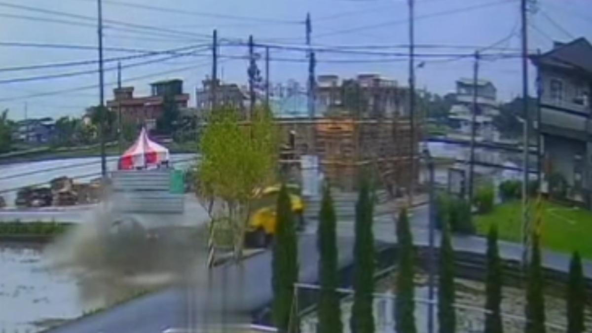 雨天路滑冬山再出車禍 警籲行經路口務必減速。(圖/羅東分局)