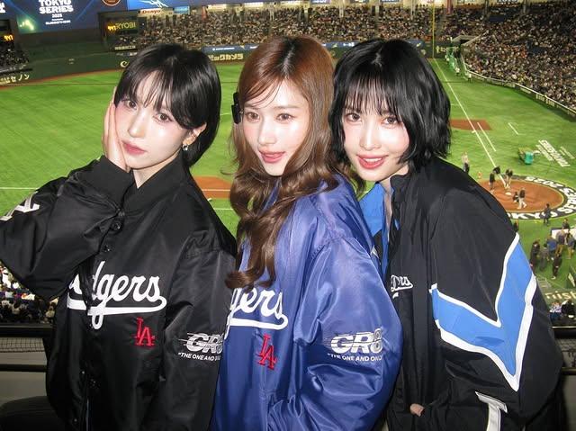左起MINA、SANA跟MOMO等3名日本團員組成MISAMO。（圖／翻攝自m.by__sana）