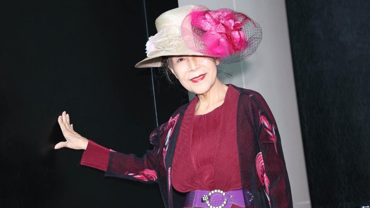 76歲玉女歌手驚傳走路摔倒急送醫!演出全部喊卡 現況曝光