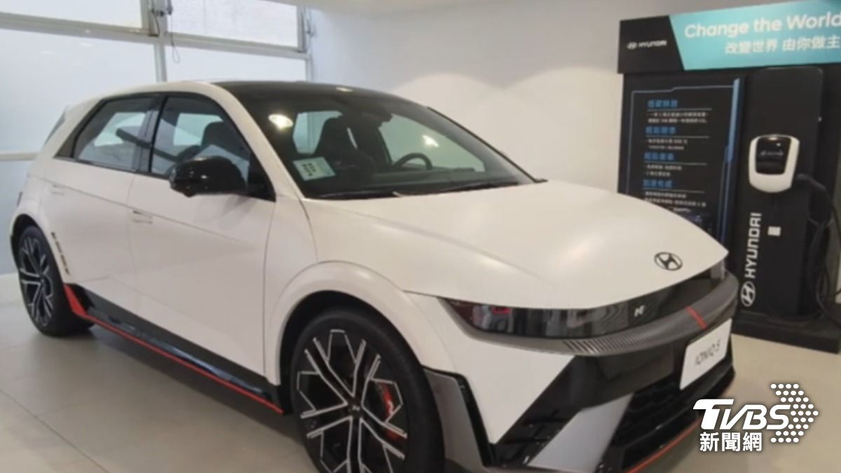 純電休旅「IONIQ 5 N」號稱電動車界裡的賽車。(圖/TVBS)