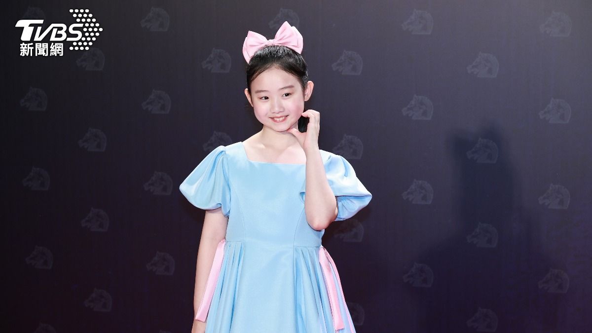 葉子綺公主裝扮走紅毯。(圖/TVBS娛樂組)