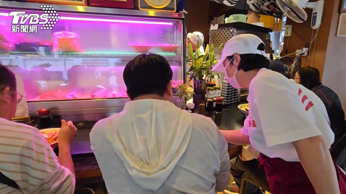 退休不想閒在家,高齡族重返職場展現好體力。(圖/TVBS)